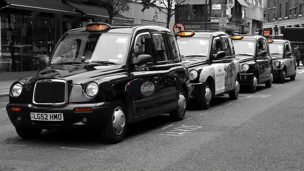 Taxis & Minicabs near AB15 4UG